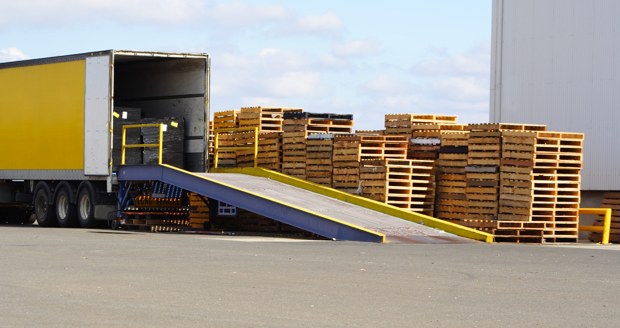 pallet loading lorry