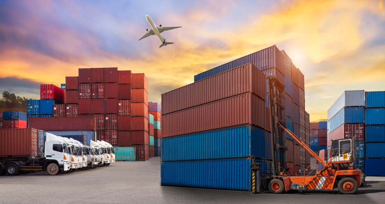 International freight solutions - vans and shipping containers